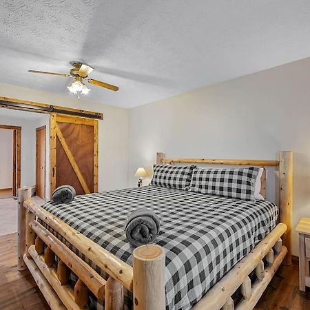 Dog Friendly! Views! Hot Tub! Close To Pf! Gsmnp Sevierville Exterior photo
