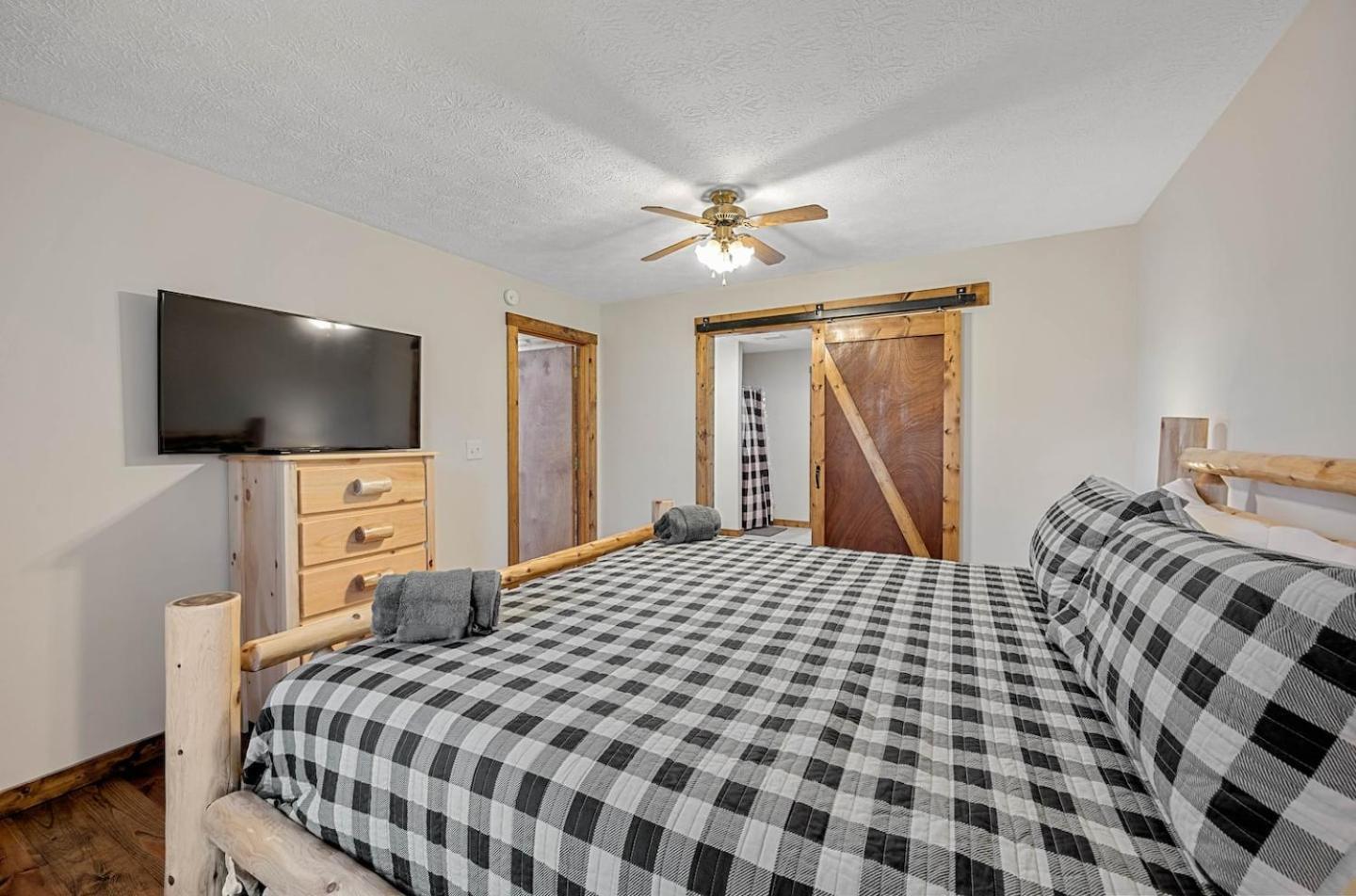 Dog Friendly! Views! Hot Tub! Close To Pf! Gsmnp Sevierville Exterior photo