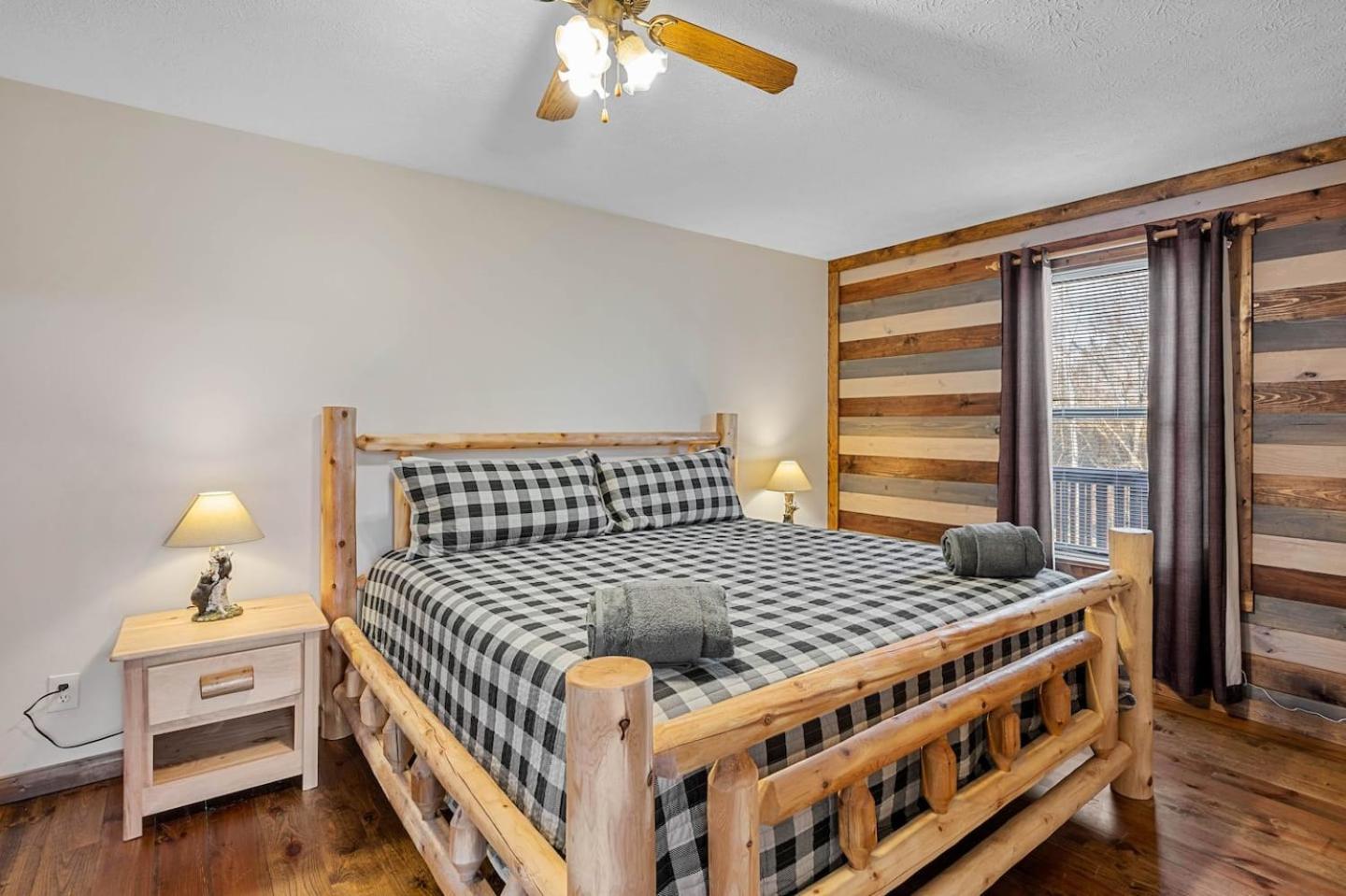 Dog Friendly! Views! Hot Tub! Close To Pf! Gsmnp Sevierville Exterior photo