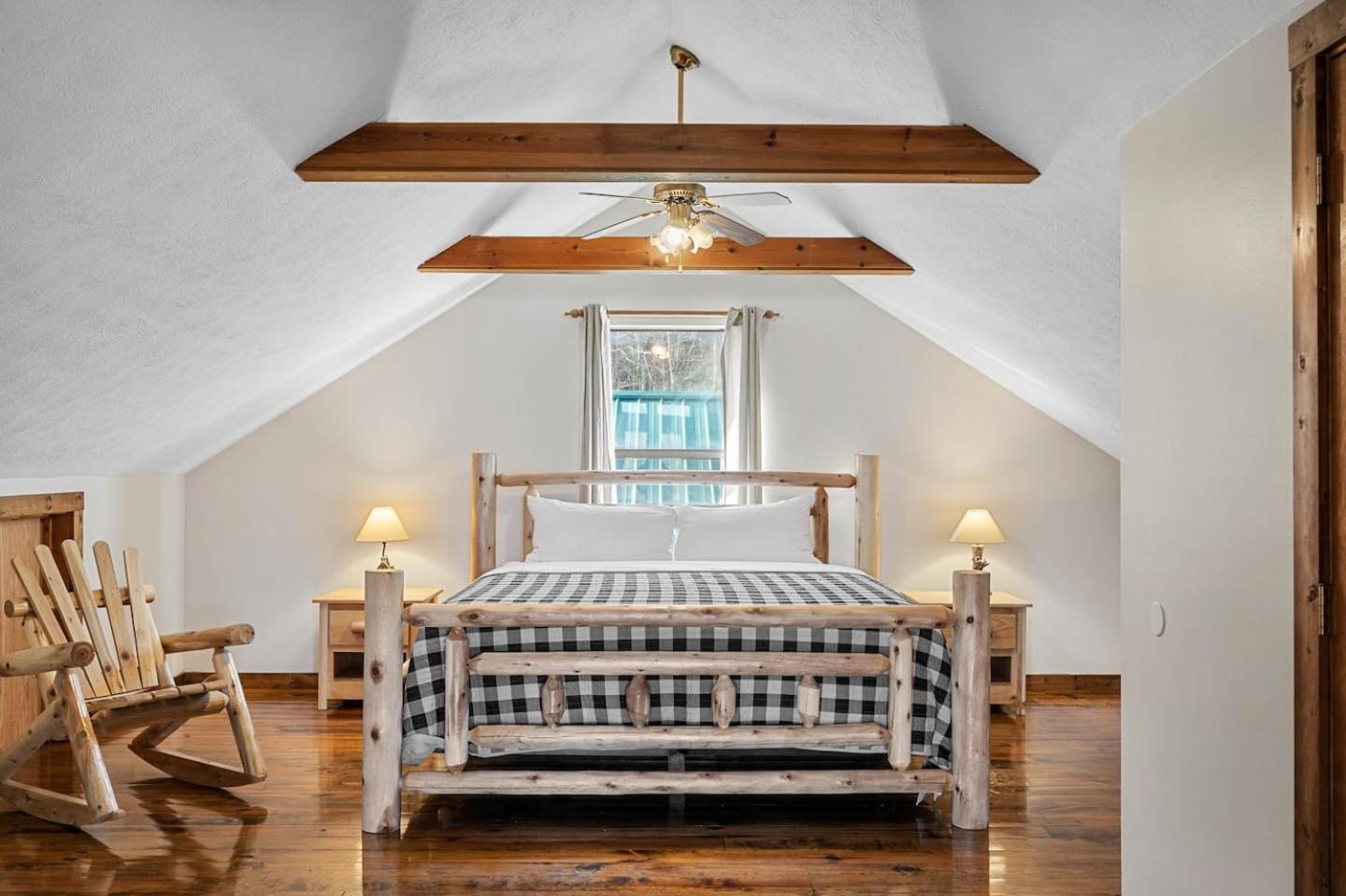 Dog Friendly! Views! Hot Tub! Close To Pf! Gsmnp Sevierville Exterior photo