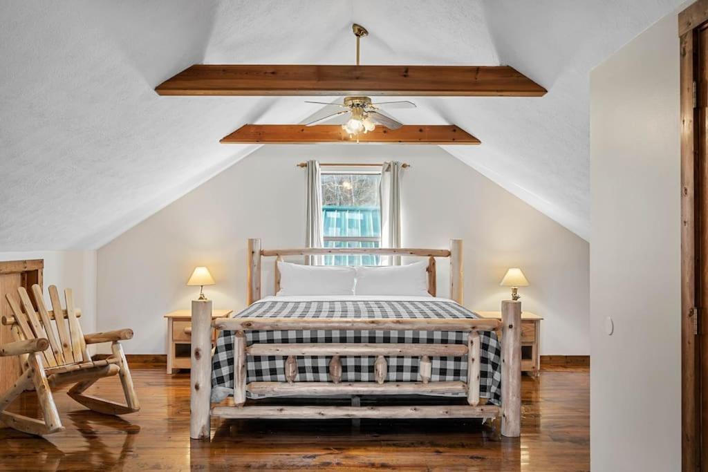Dog Friendly! Views! Hot Tub! Close To Pf! Gsmnp Sevierville Exterior photo